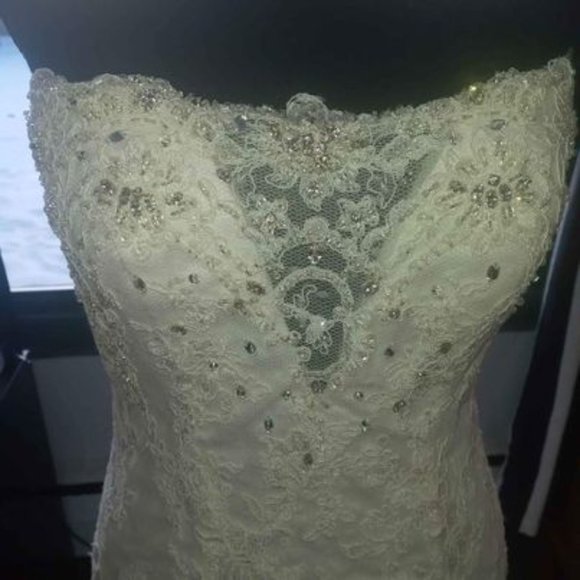PRICE DROP! MUST SELL. Wedding Dress - Lace Strapless - Picture 1 of 10